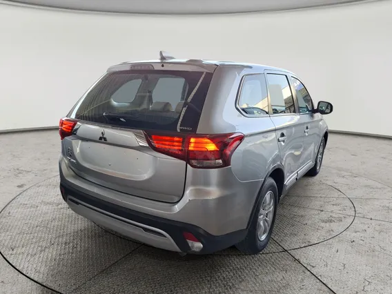 Mitsubishi Outlander CLS 2022 