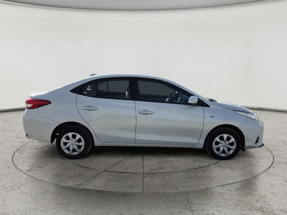 Toyota Yaris  Y 2022 