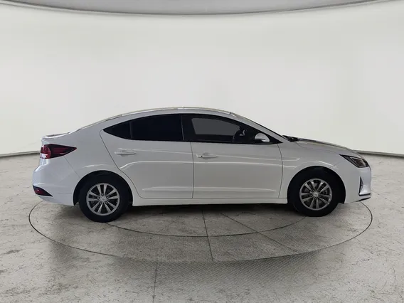 Hyundai Elantra MID 2019 
