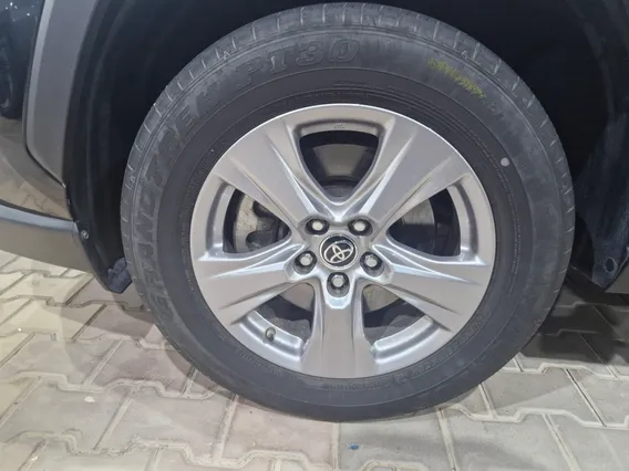 Toyota RAV4 LE 2025 