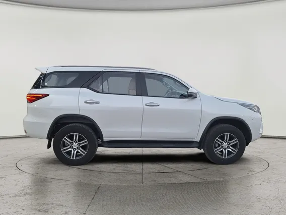 Toyota Fortuner VX 2023 دبل