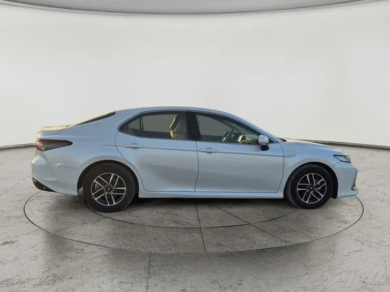 Toyota Camry  LE HEV 2023 