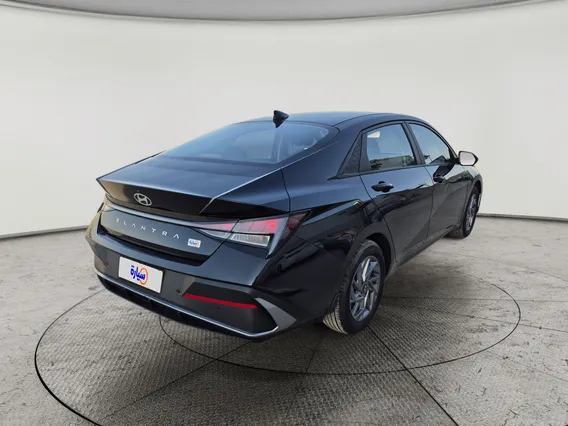 Hyundai Elantra Smart 2025 