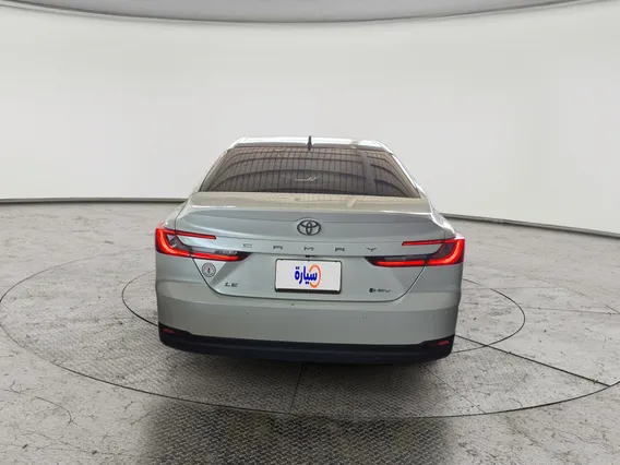 Toyota Camry  LE HEV 2025 