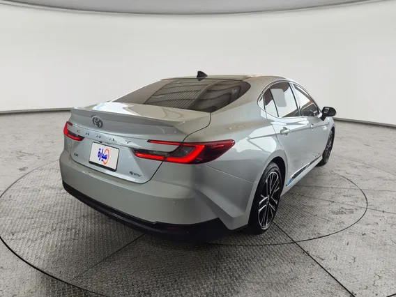 Toyota Camry  LE HEV 2025 