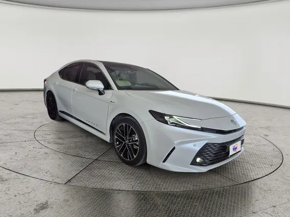 Toyota Camry  LE HEV 2025 