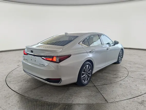 Lexus ES 300 H 2023 