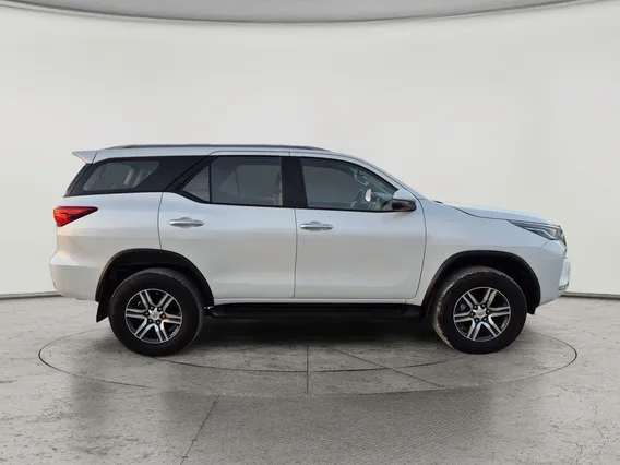 Toyota Fortuner VX 2023 دبل
