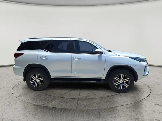 Toyota Fortuner VX 2023 دبل