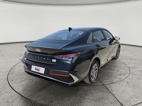 Hyundai Elantra Smart 2025 
