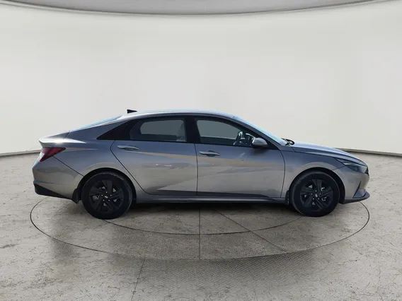 Hyundai Elantra Smart 2023 