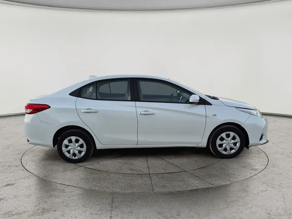 Toyota Yaris  Y 2022 