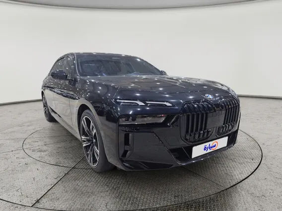 بي ام دبليو الفئة السابعة 740 i 2023 