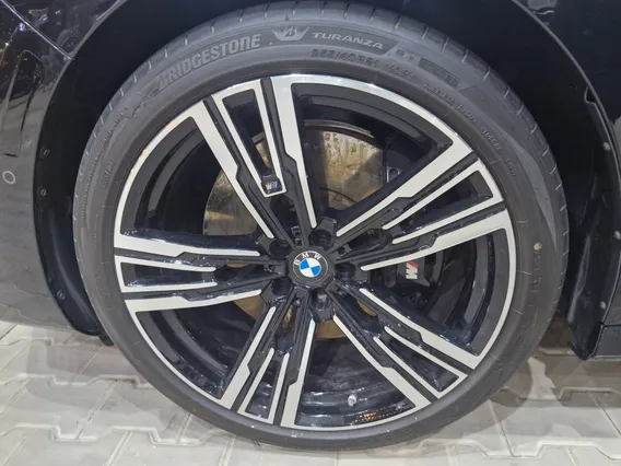 بي ام دبليو الفئة السابعة 740 i 2023 