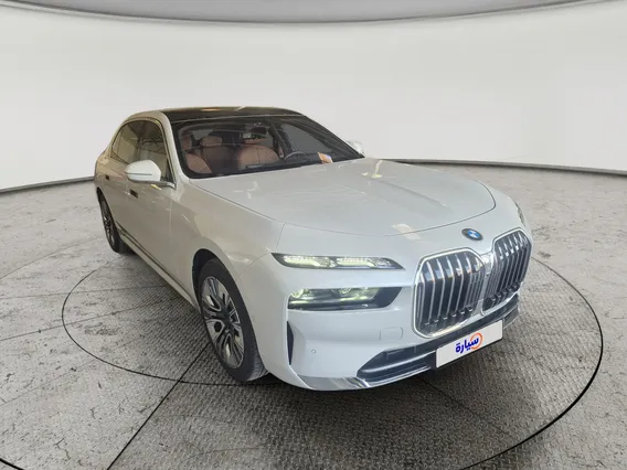 بي ام دبليو الفئة السابعة 735i 2024 
