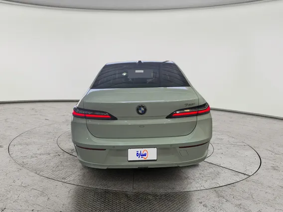 بي ام دبليو الفئة السابعة 735i 2024 