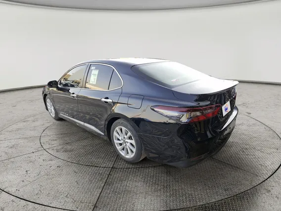Toyota Camry  GLE 2023 