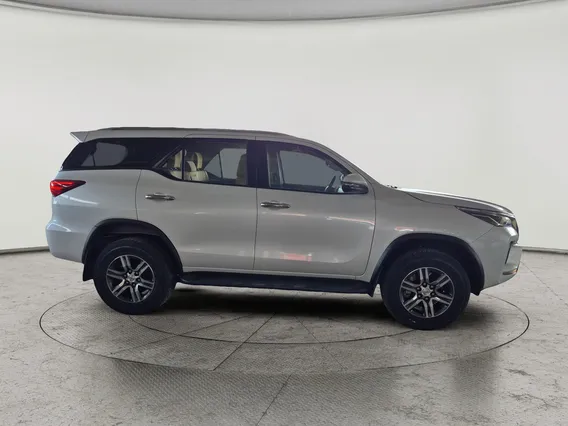 Toyota Fortuner VX 2023 دبل