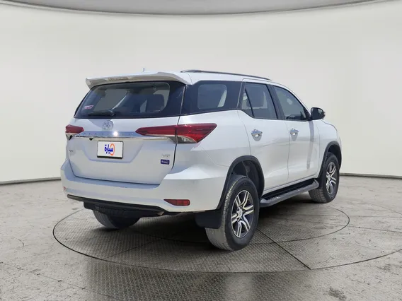 Toyota Fortuner VX 2023 دبل