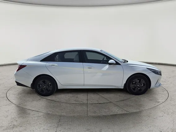 Hyundai Elantra Smart 2023 
