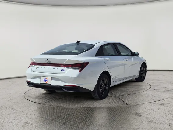 Hyundai Elantra Smart 2023 