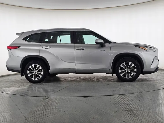 Toyota Highlander GLE 2023 
