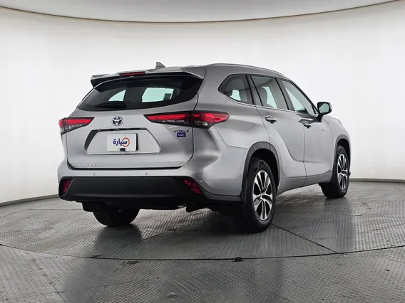 Toyota Highlander GLE 2023 