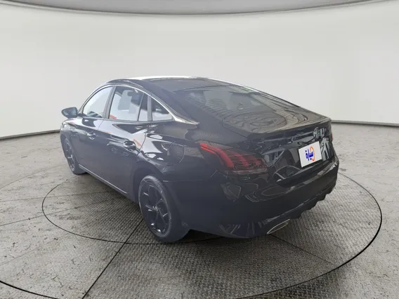 MG GT STD 2024 