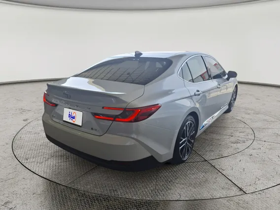 Toyota Camry  LE HEV 2026 
