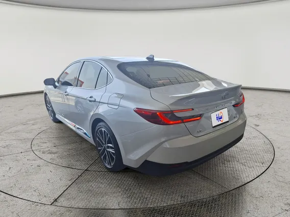 Toyota Camry  LE HEV 2026 