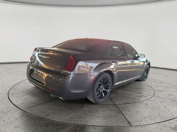 كرايسلر 300 S 2021 