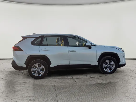 Toyota RAV4 LE 2022 