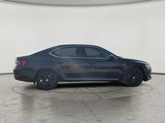 Skoda superb Laurin & Klement  2022 دبل