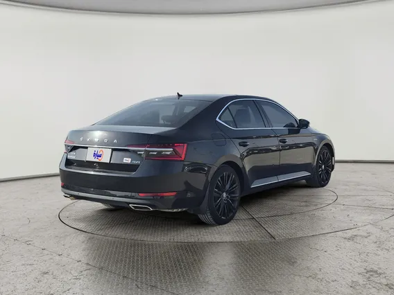 Skoda superb Laurin & Klement  2022 دبل