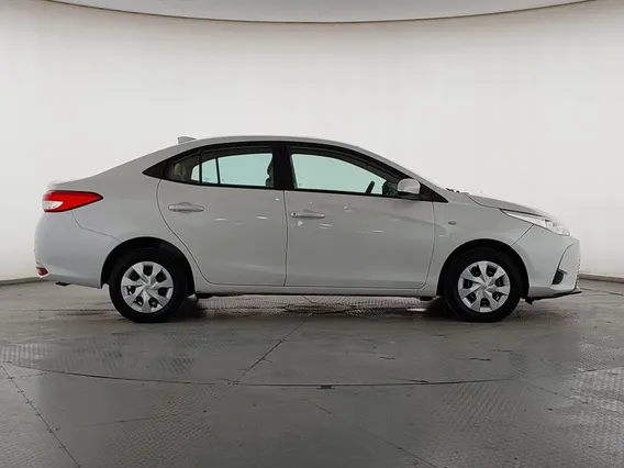 Toyota Yaris  Y 2022 