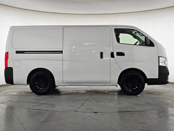 Nissan Urvan NV350 2021 