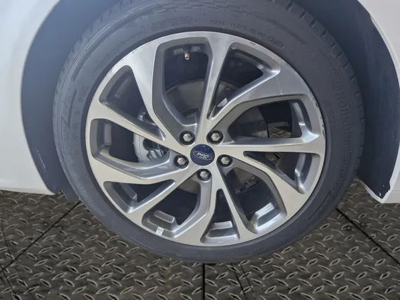 Ford Taurus Titanium 2026 