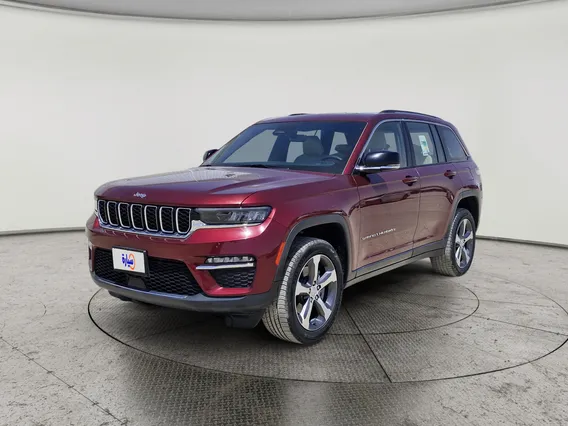 Jeep Grand Cherokee ليمتد 2023 