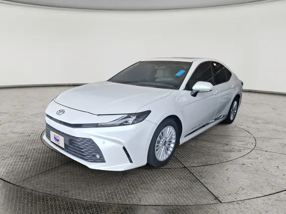 Toyota Camry  LE 2025 