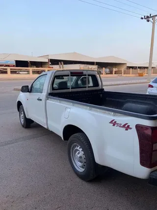 ايسوزو دي ماكس Regular Cab 2025 دبل