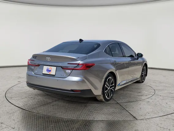 Toyota Camry  LE HEV 2025 