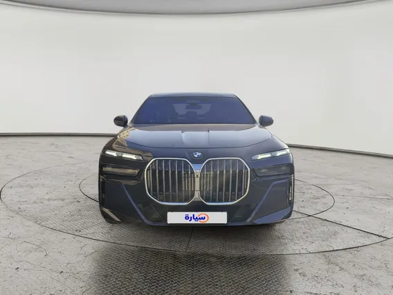 BMW 7 Series 735i 2024 