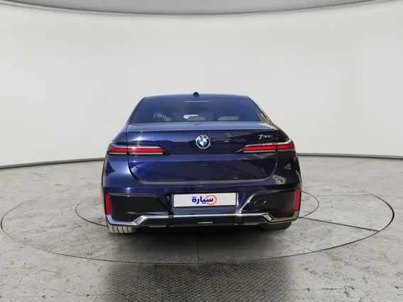 بي ام دبليو الفئة السابعة 735i 2024 
