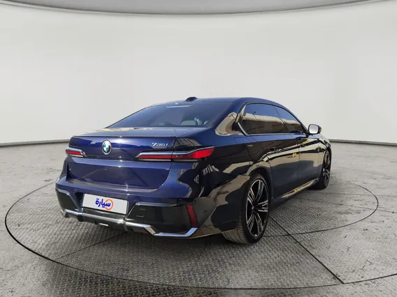 بي ام دبليو الفئة السابعة 735i 2024 