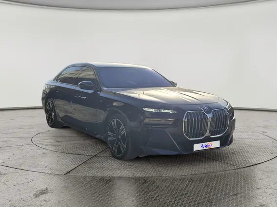 بي ام دبليو الفئة السابعة 735i 2024 