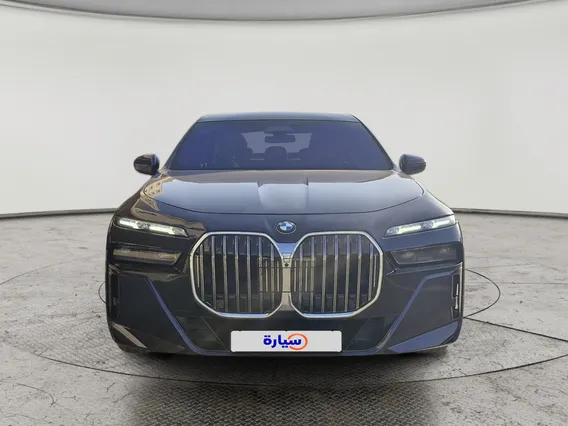 بي ام دبليو الفئة السابعة 735i 2024 