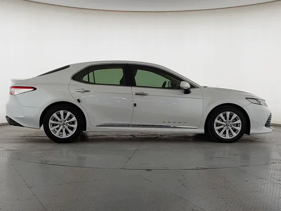 Toyota Camry  GLE 2019 