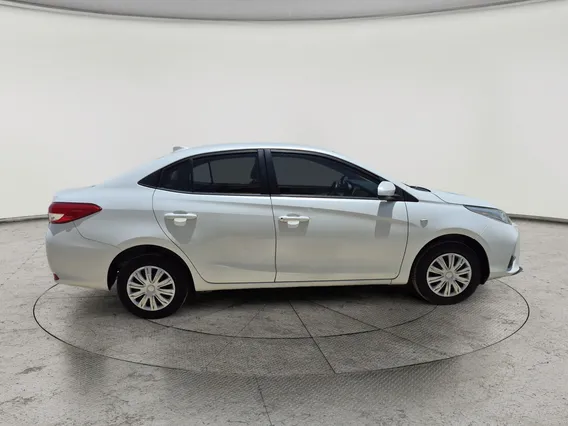 Toyota Yaris  Y 2022 