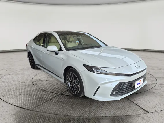 Toyota Camry  LE HEV 2025 