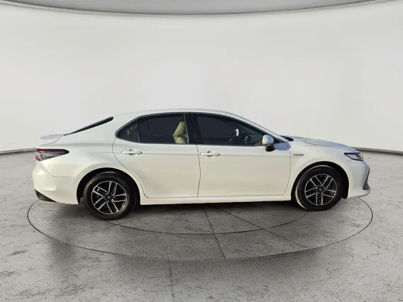 Toyota Camry  LE HEV 2023 